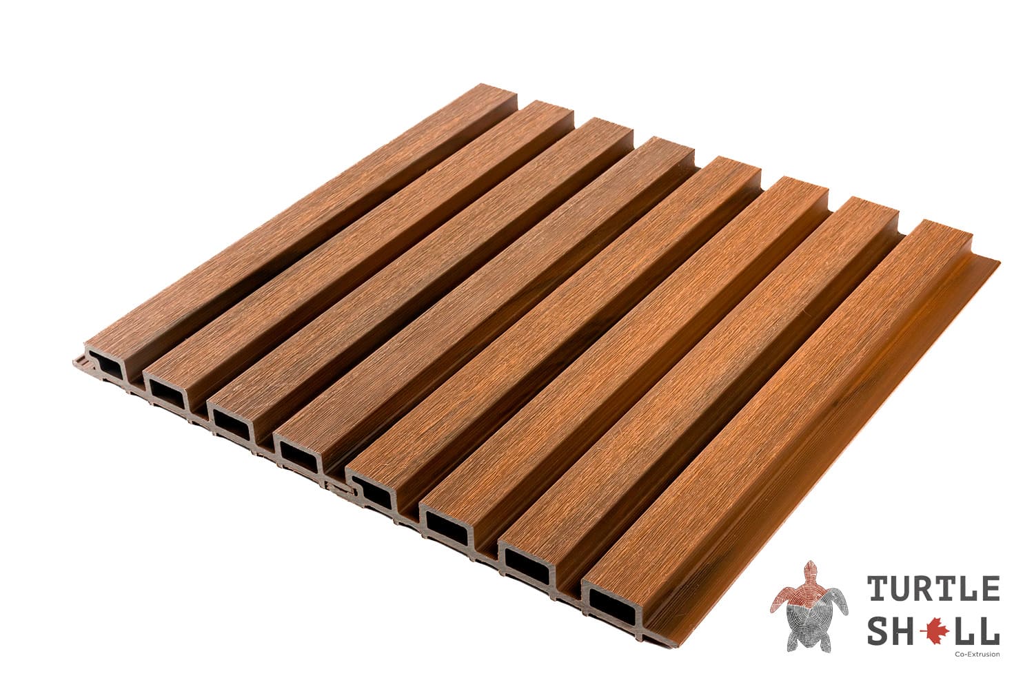 Реечная панель ДПК Мидл Лайнс, Тайский Тик (Thai Teak), Коэкструзия от бренда Тёртл Шелл — идеально для отделки наружных стен (фасад, цоколь,кровельный свет, гараж, беседка)