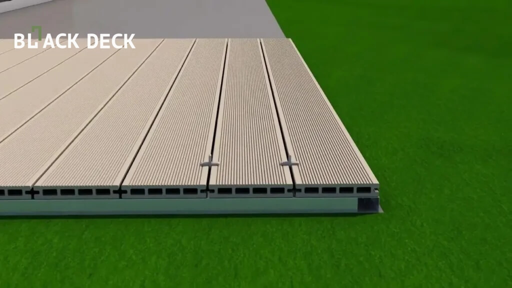 kak-ustanovit-terrasnuyu-dosku-iz-dpk-10 (1).jpg