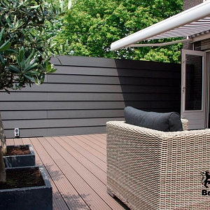 Монтаж фасадных панелей ДПК на каркас забора