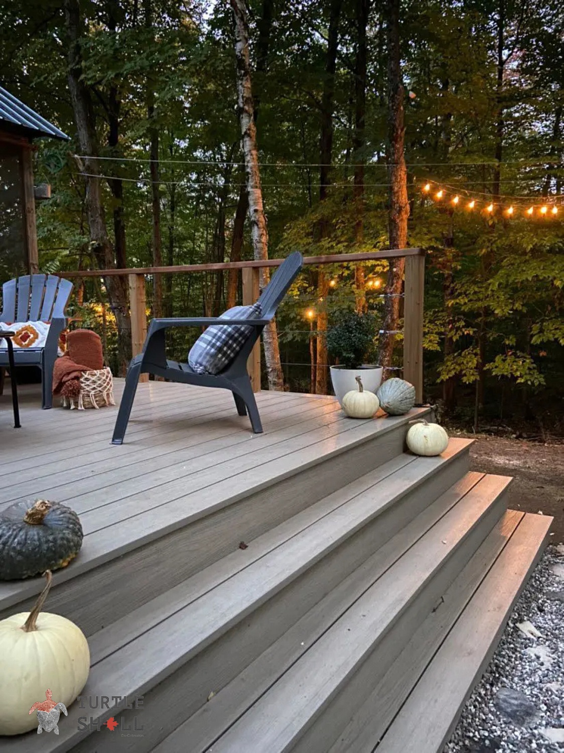 Террасная доска ДПК Turtle Shell Canadian Maple Co-Extrusion на летней террасе