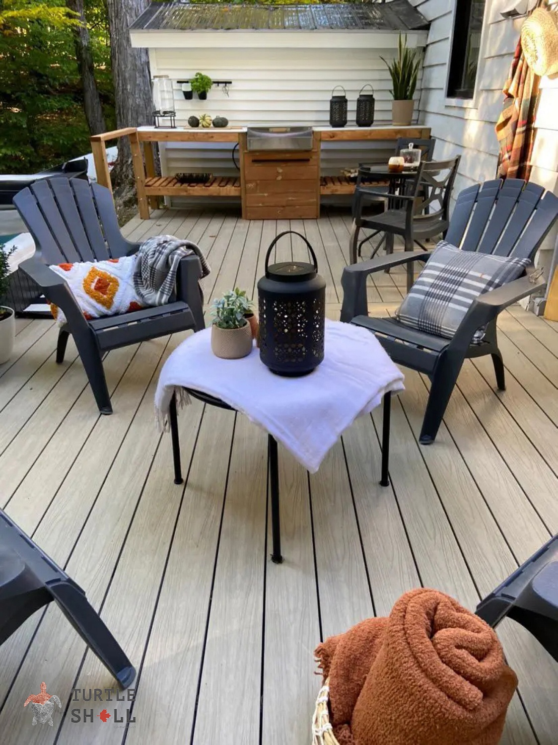 Террасная доска ДПК Turtle Shell Canadian Maple Co-Extrusion на летней террасе