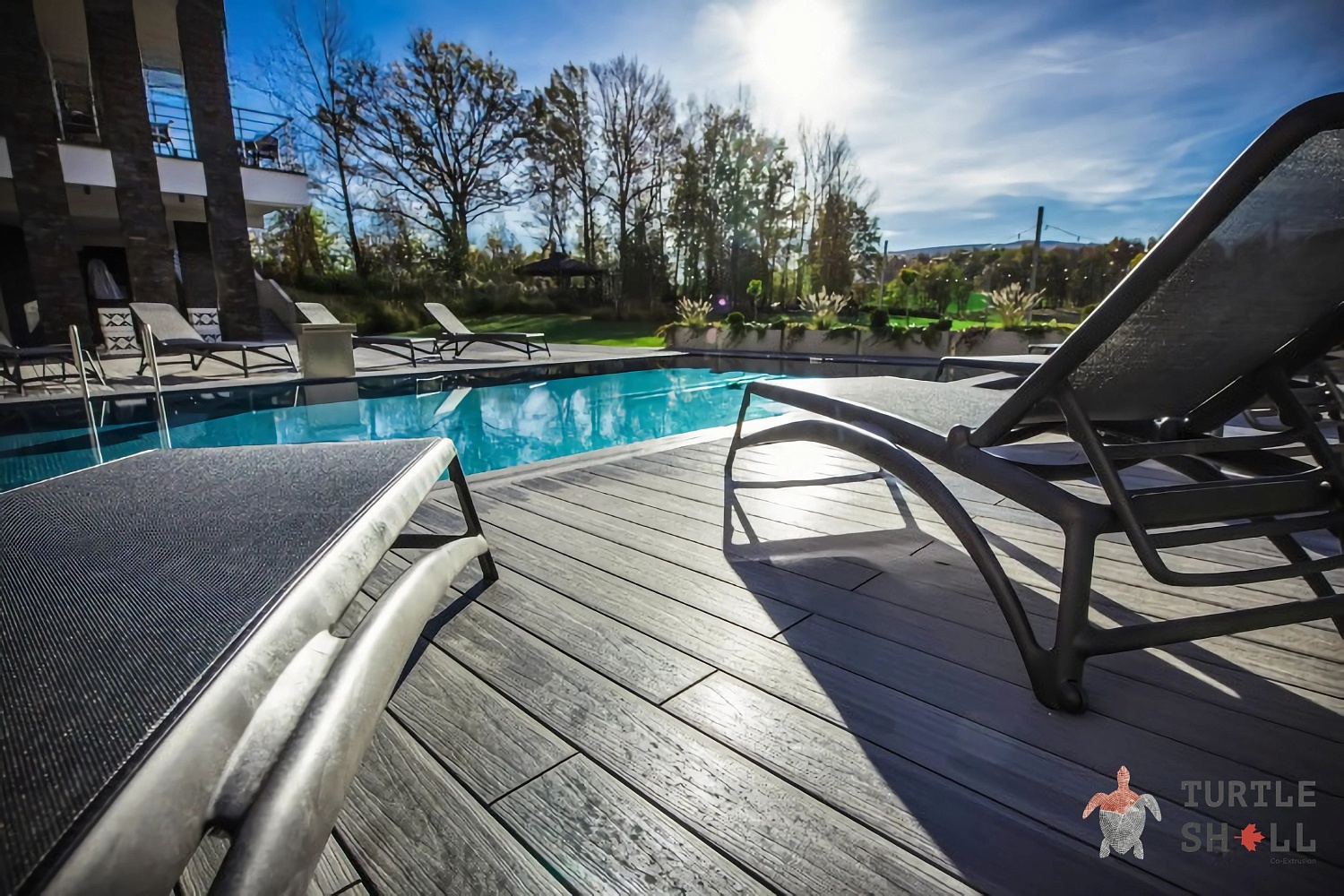 Террасная доска ДПК Turtle Shell для бассейна: безопасность, надежность и стильный дизайн