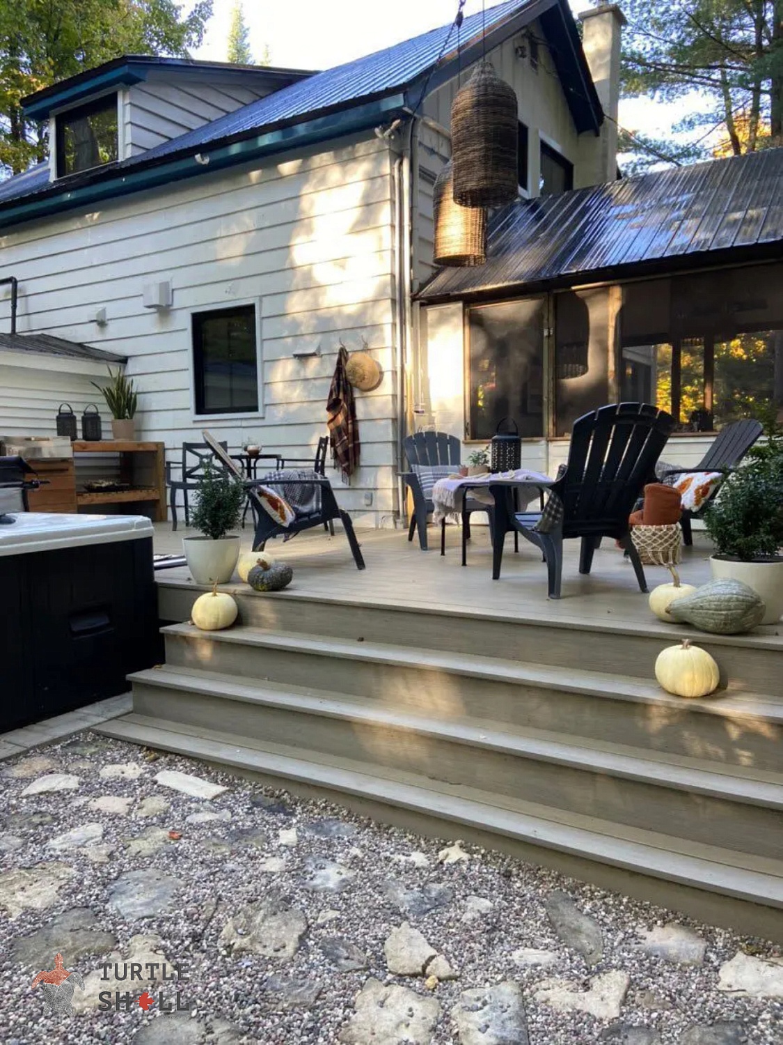 Террасная доска ДПК Turtle Shell Canadian Maple Co-Extrusion на летней террасе